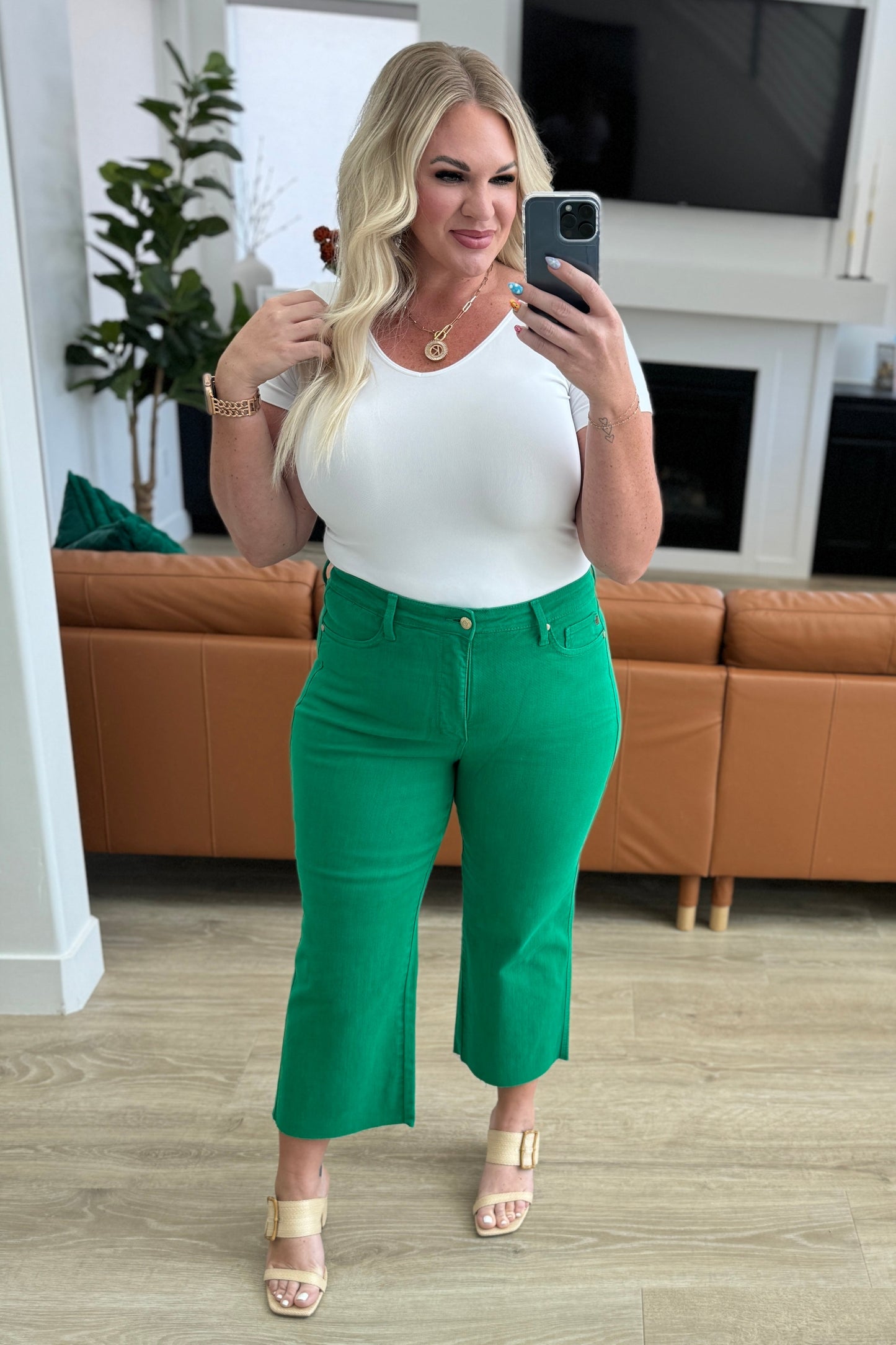 Judy Blue Lisa High Rise Wide Leg Crop Jeans in Kelly Green