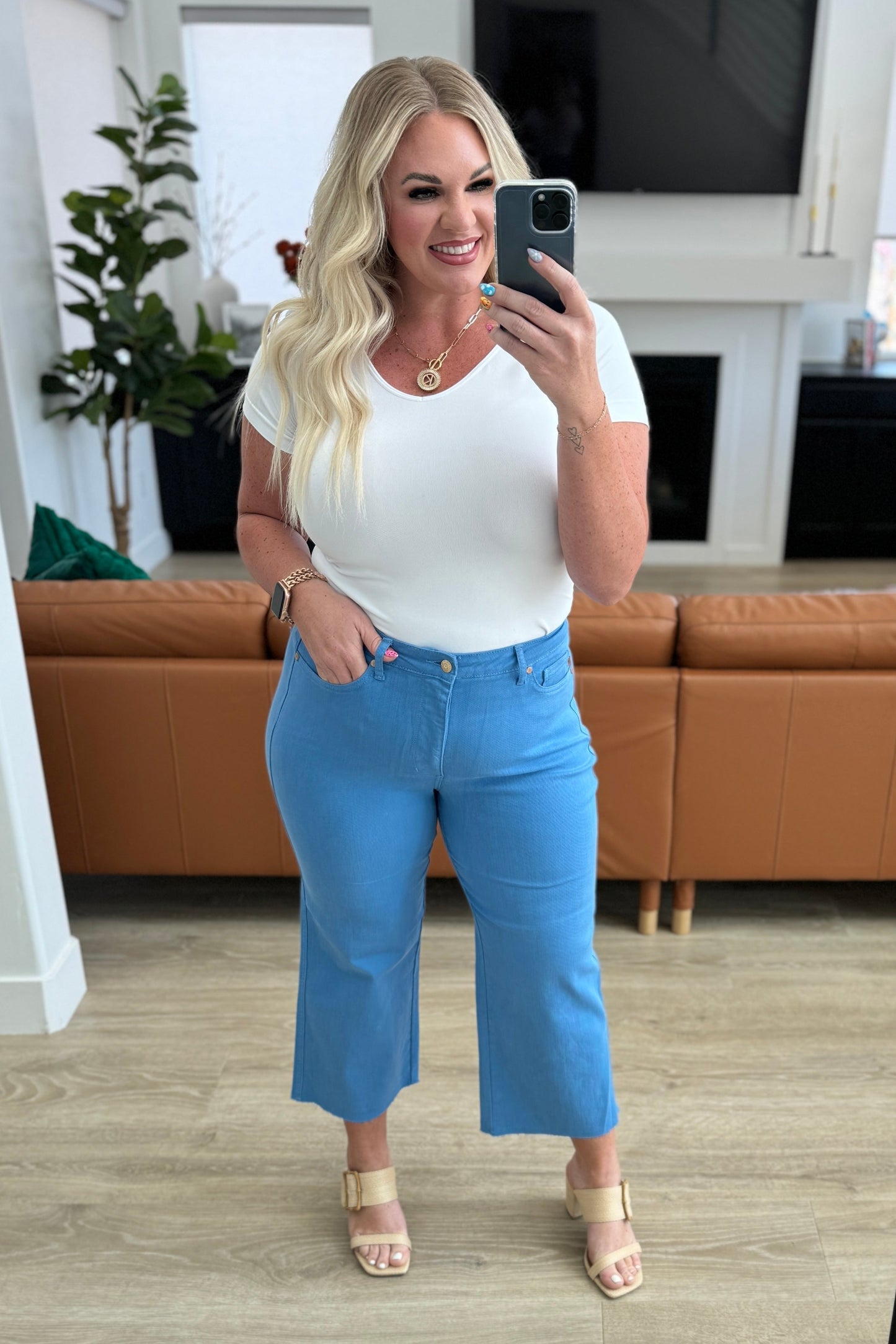 Judy Blue Lisa High Rise Wide Leg Crop Jeans in Sky Blue