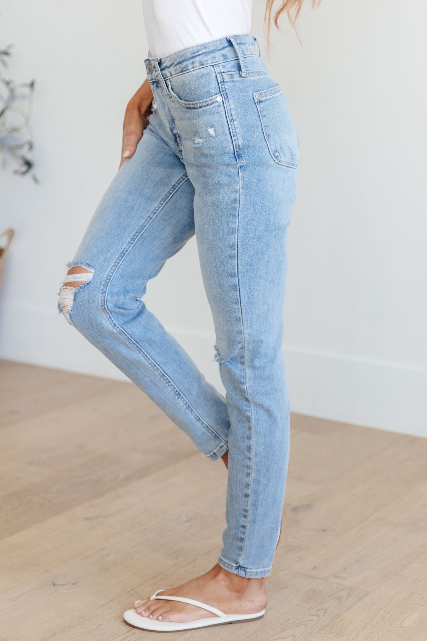 Judy Blue Eloise Mid Rise   Distressed Skinny Jeans