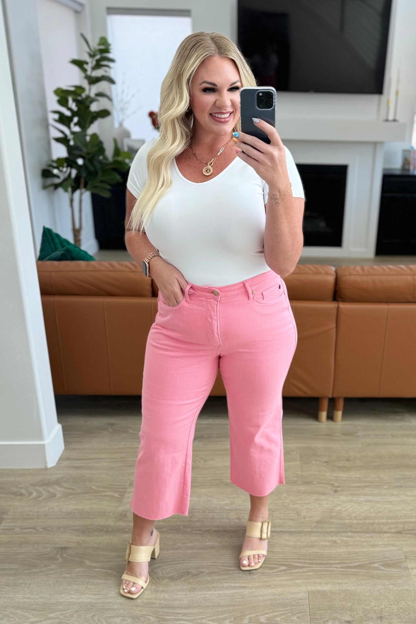 Judy Blue Lisa High Rise  Wide Leg Crop Jeans in Pink