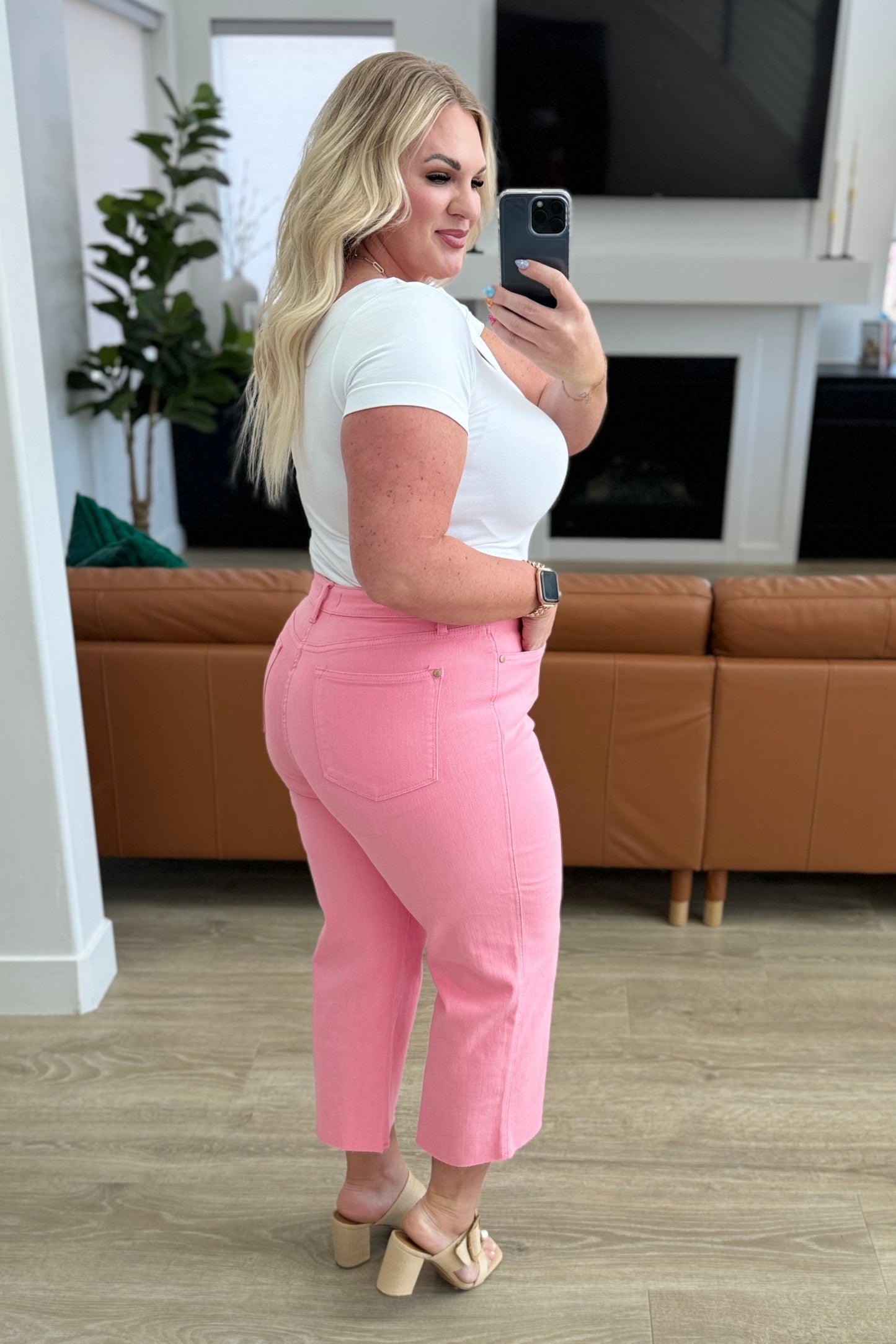 Judy Blue Lisa High Rise  Wide Leg Crop Jeans in Pink