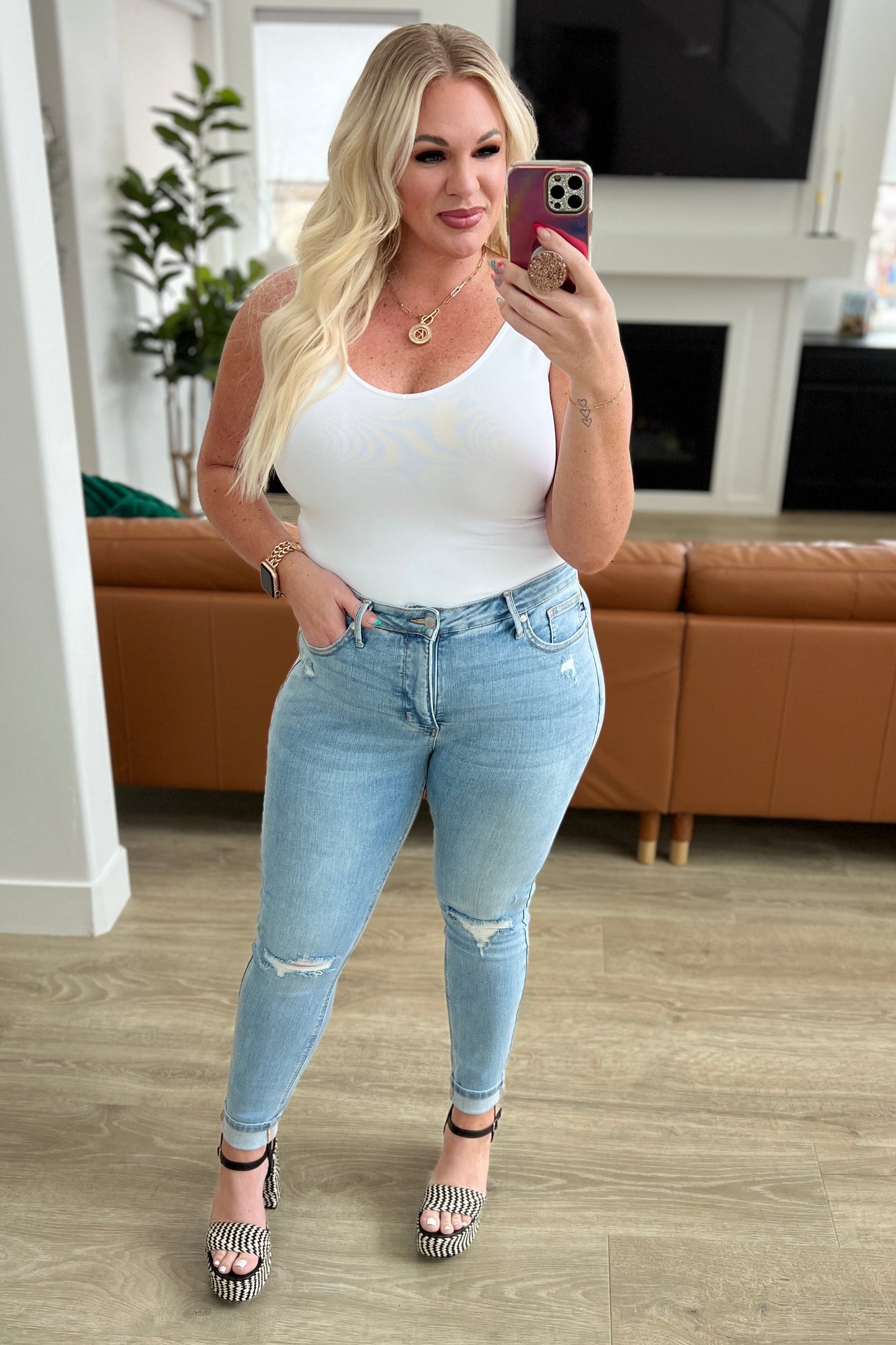 Judy Blue Eloise Mid Rise   Distressed Skinny Jeans